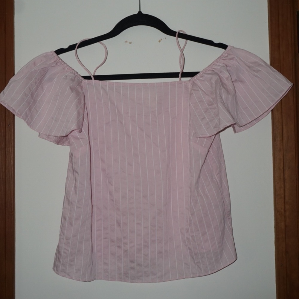 ⚪️Pink and white striped top